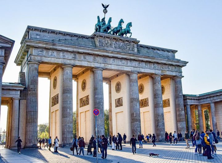 Germany Will Not Stop Issuing Russian Tourist Visas