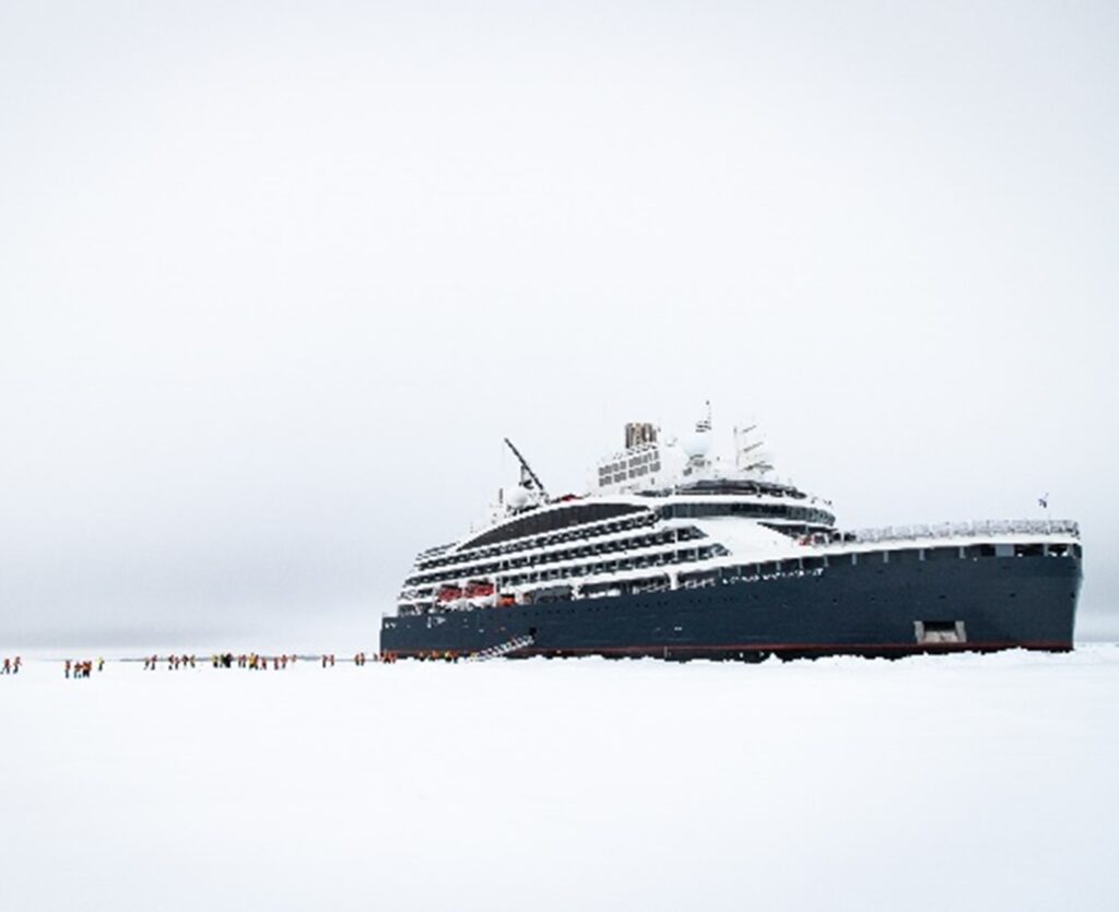 PONANT Announces Exclusive Voyages to Emperor Penguin Colonies for 2025 Antarctic Season