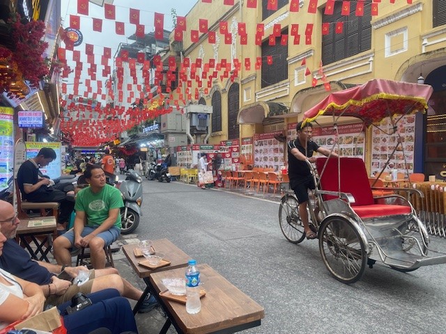 Stray Nomad Adventure on wheels in Hanoy and Halong Bay, Vietnam