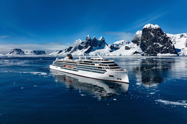Viking Opens 2028–29 Arctic, Antarctic & Great Lakes Trips